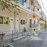 γκαρσονιέρα 1 δίπλα στη θάλασσα!