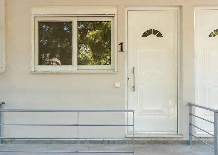 Γκαρσονιέρα 1 Δίπλα Στη Θάλασσα! 3*